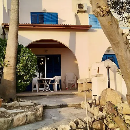 Holiday House In Tomb Of The Kings Appartamento *