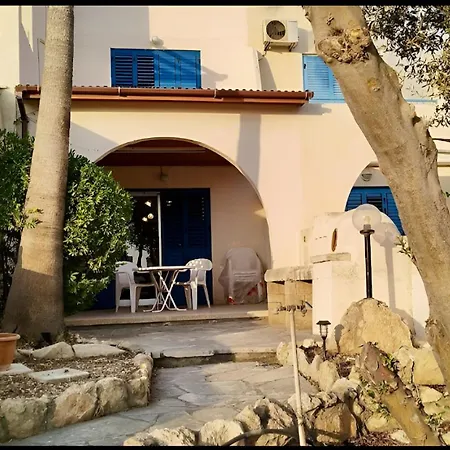 Holiday House In Tomb Of The Kings